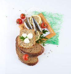 sardines on slice bread