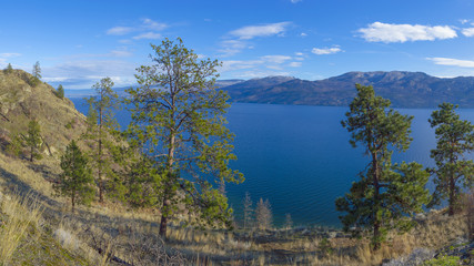 Fototapeta na wymiar Okanagan Lake Panorama