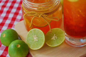 lemon tea in a glass
