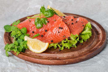 Salmon with lemon and pepper