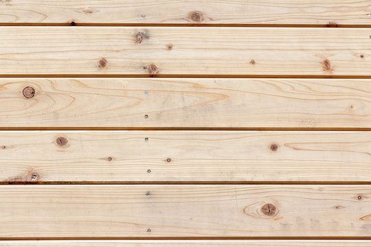 lattes de bois de bardage