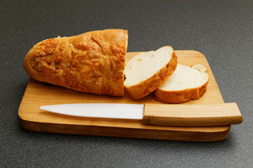 Lucianas bread and ceramic knife