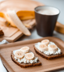 sandwich with banana