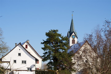 Fototapeta na wymiar Langnau am Albis: Pfarrhaus mit ref. Kirche