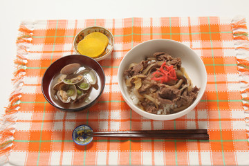 牛丼とみそ汁