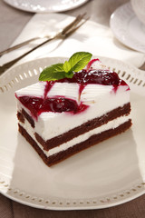 Cream cake