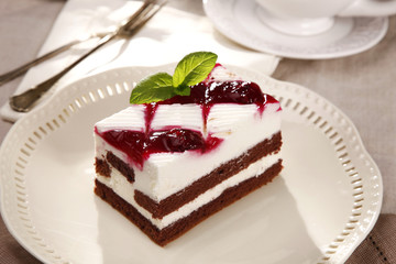 Cream cake