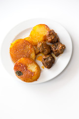 Buletten und Kartoffeln