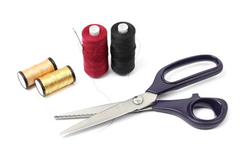 Nähgarn und Nähzubehör