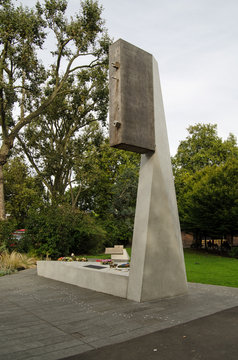 Blitz Memorial, Bethnal Green