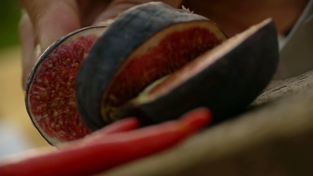 Feige wird aufgeschnitten