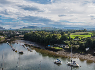 Fototapeta na wymiar View from Caernarfon Castle on the river Seiont
