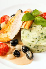 chicken with vegetables and mashed potatoes