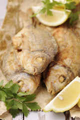 Deep-fryed seabass with lemon