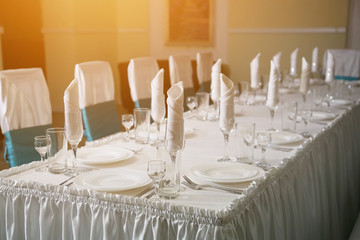 BANQUET TABLE