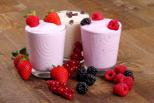 Yogurt di frutta e yogurt di caffè