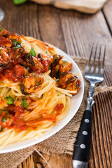 Pasta with Mussels and tomato sauce