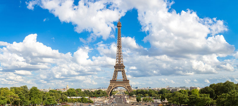 Panoramic view of Eiffel Tower in Paris