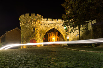 Krumme Tor in Merseburg bei Nacht