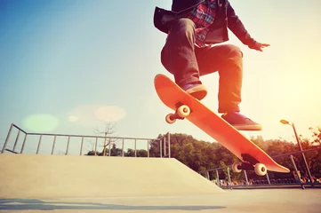 Keuken spatwand met foto skateboarder skateboarding at skatepark © lzf