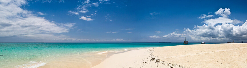 Fototapeta na wymiar Spiaggia Zanzibar 15