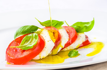 Mozzarella and tomatoes.