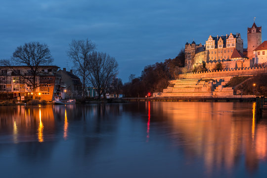Schloss Bernburg in der Abendd&auml;mmerung