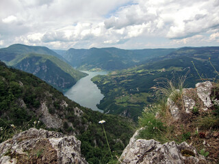 Fototapeta na wymiar View on the Drina from Banska wall