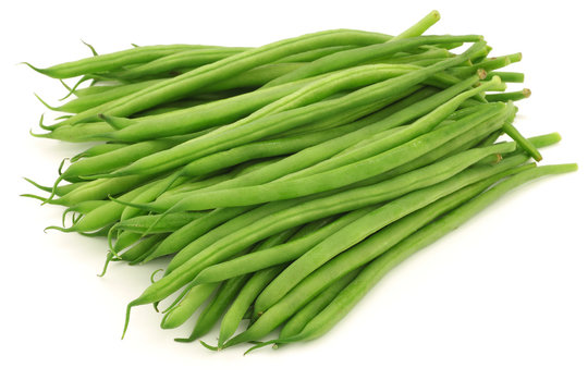 small and slender green beans (haricot vert)