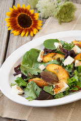 Grilled Peach and Mozzarella Salad