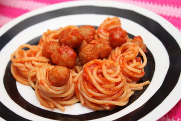 Pasta mit Fleischbällchen