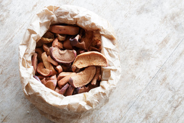 Dried apples