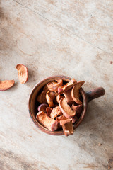 Dried apples