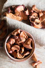 Dried apples
