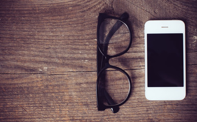 Smartphone and reading glasses