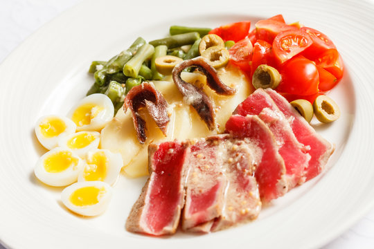 salad with tuna and eggs