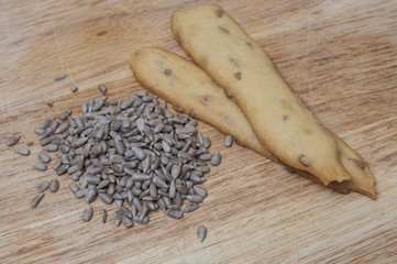 Bread snacks made of sunflower seed
