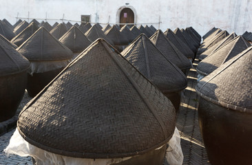 traditional chinese wine fermentation cans