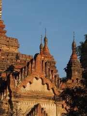 Pagodas budistas en Bagan (Myanmar)