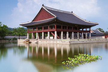 Obraz premium Gyeonghoeru Pavilion of Gyeongbokgung Palace, Seoul.