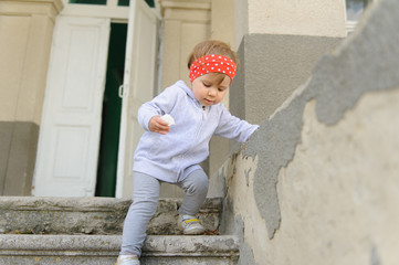 Obraz na płótnie Canvas Girl Going Down Stairs