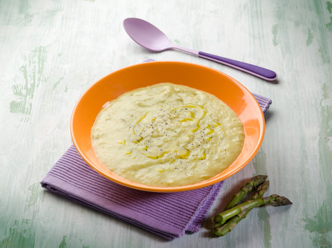 asparagus cream with olive oil