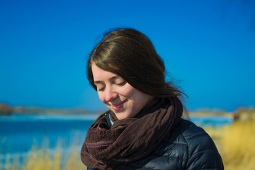 Fototapeta premium Портрет девушки с обворожительной улыбкой