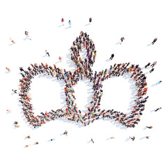 people in the shape of a crown.