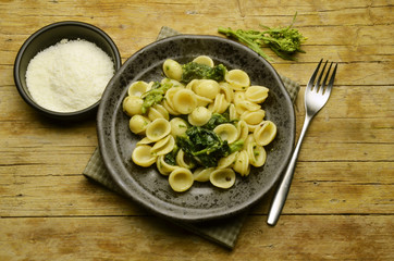 Orecchiette alle cime di rapa mit stängelkohl Cucina italiana