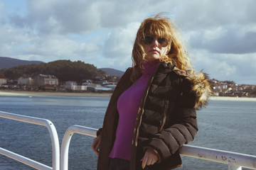 Obraz premium girl in sea port