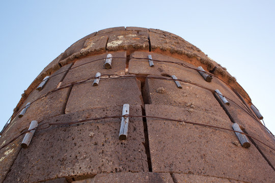 closeup one tower of Sillustani(with supporting structures), Lak