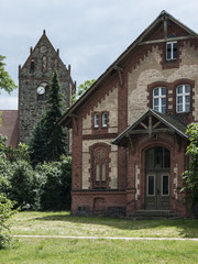 Gottberg-Pfarrhaus-Feldsteinkirche