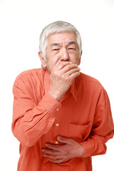 吐き気を催す高齢者