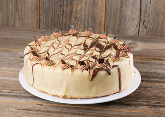 Marzipan-Rum-Buttercreme-Preiselbeer-Torte